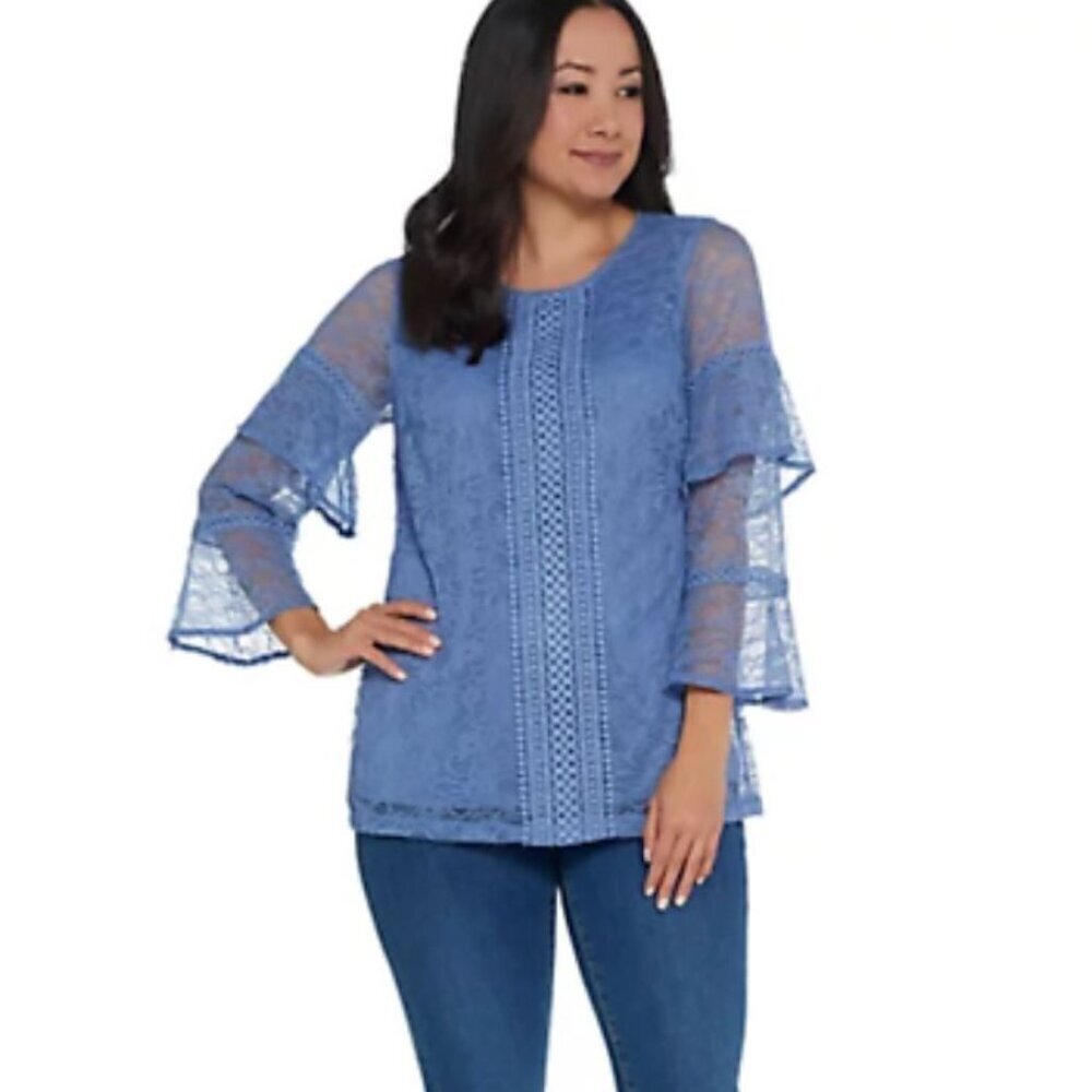 Women's Periwinkle Blue Lace Bell Sleeve Top Size Large